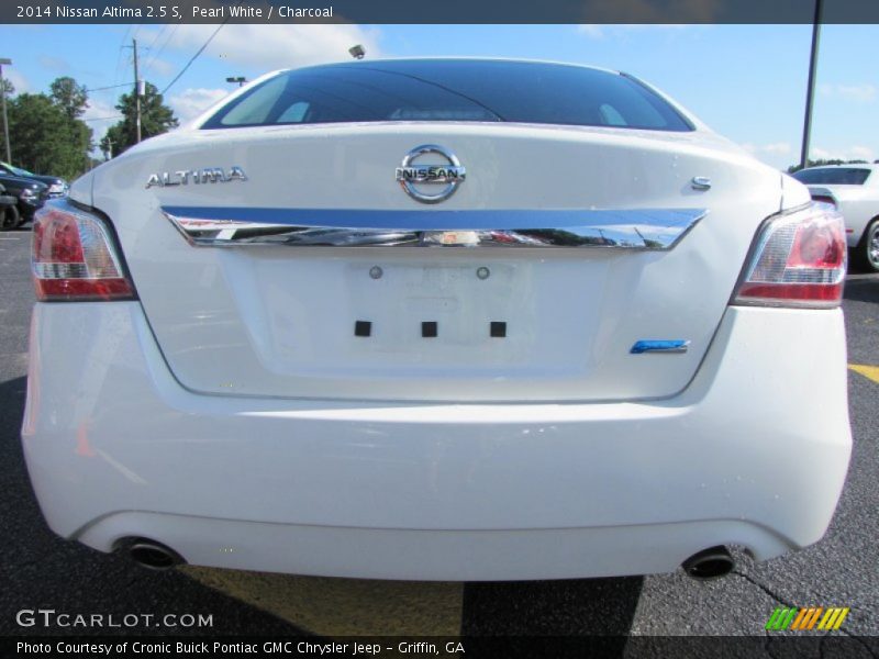 Pearl White / Charcoal 2014 Nissan Altima 2.5 S