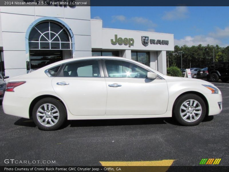 Pearl White / Charcoal 2014 Nissan Altima 2.5 S