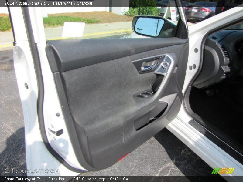 Pearl White / Charcoal 2014 Nissan Altima 2.5 S