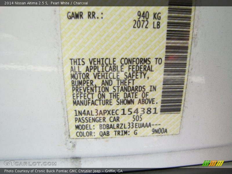 Pearl White / Charcoal 2014 Nissan Altima 2.5 S