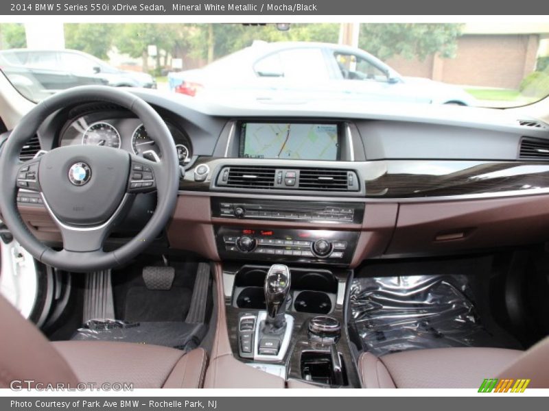 Dashboard of 2014 5 Series 550i xDrive Sedan