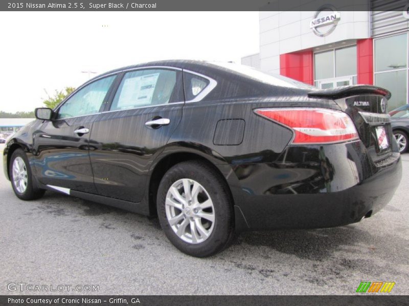 Super Black / Charcoal 2015 Nissan Altima 2.5 S