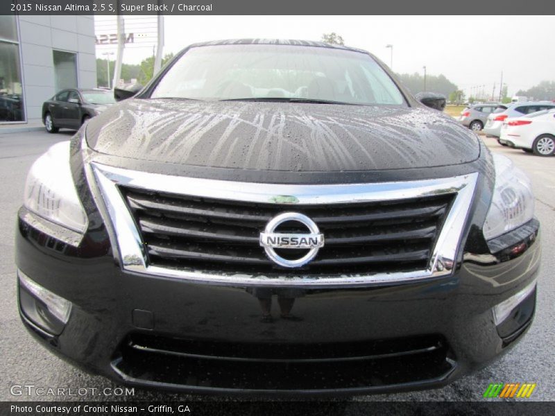 Super Black / Charcoal 2015 Nissan Altima 2.5 S