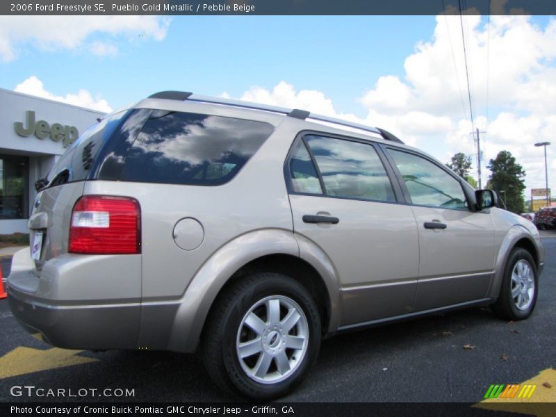 Pueblo Gold Metallic / Pebble Beige 2006 Ford Freestyle SE