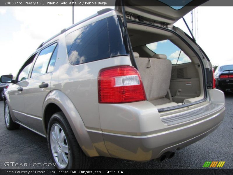 Pueblo Gold Metallic / Pebble Beige 2006 Ford Freestyle SE