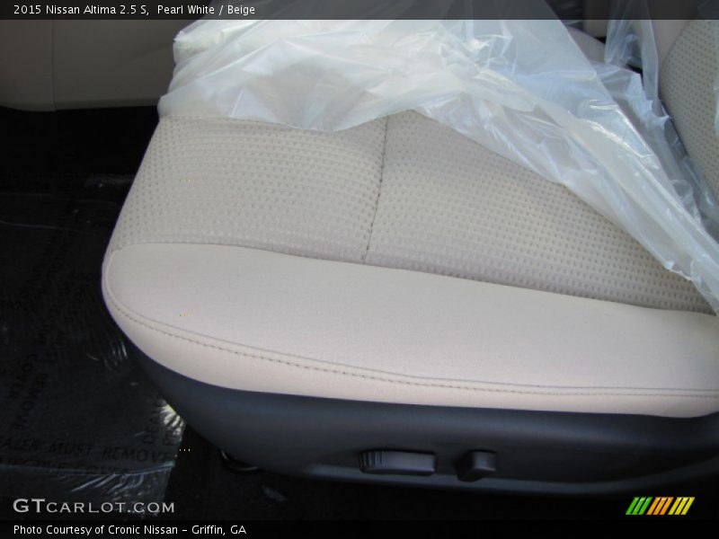Pearl White / Beige 2015 Nissan Altima 2.5 S