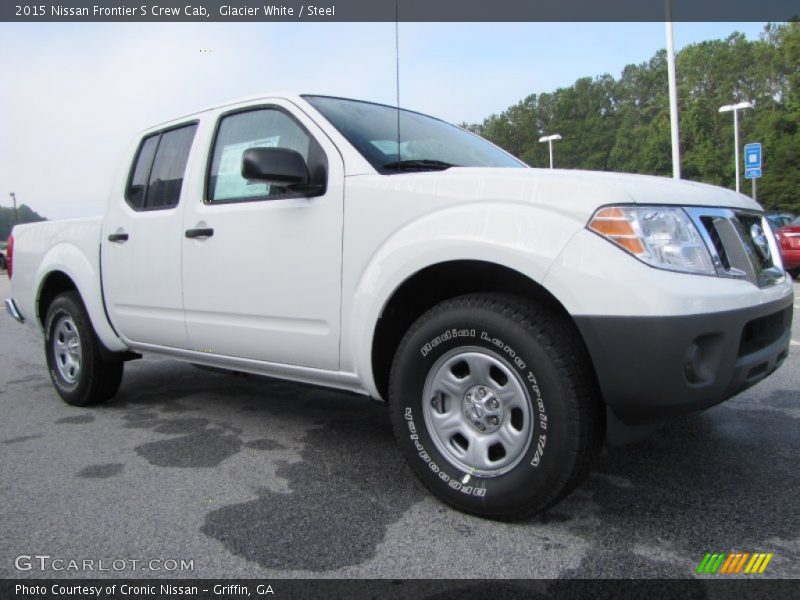 Front 3/4 View of 2015 Frontier S Crew Cab