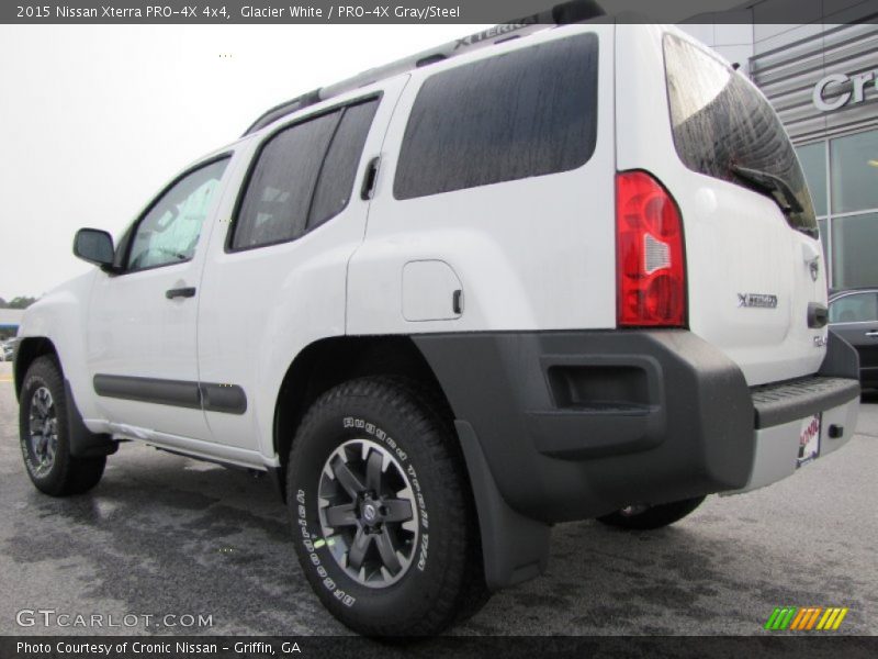Glacier White / PRO-4X Gray/Steel 2015 Nissan Xterra PRO-4X 4x4