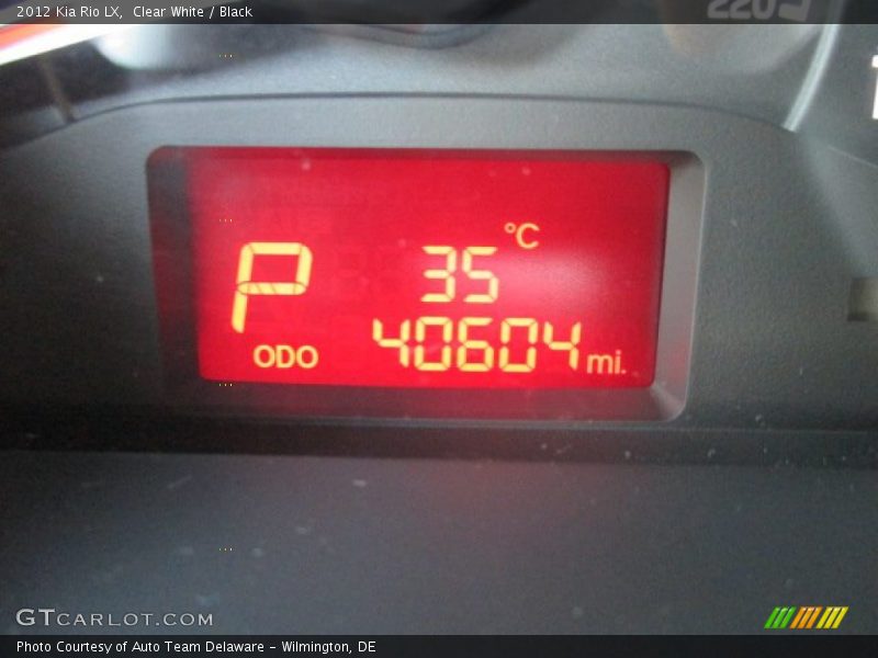 Clear White / Black 2012 Kia Rio LX