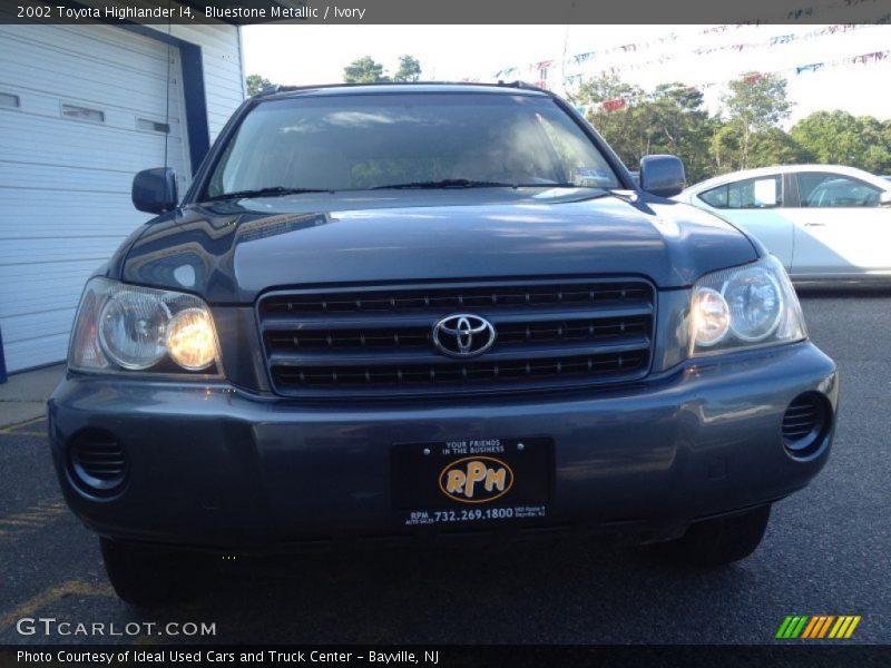 Bluestone Metallic / Ivory 2002 Toyota Highlander I4