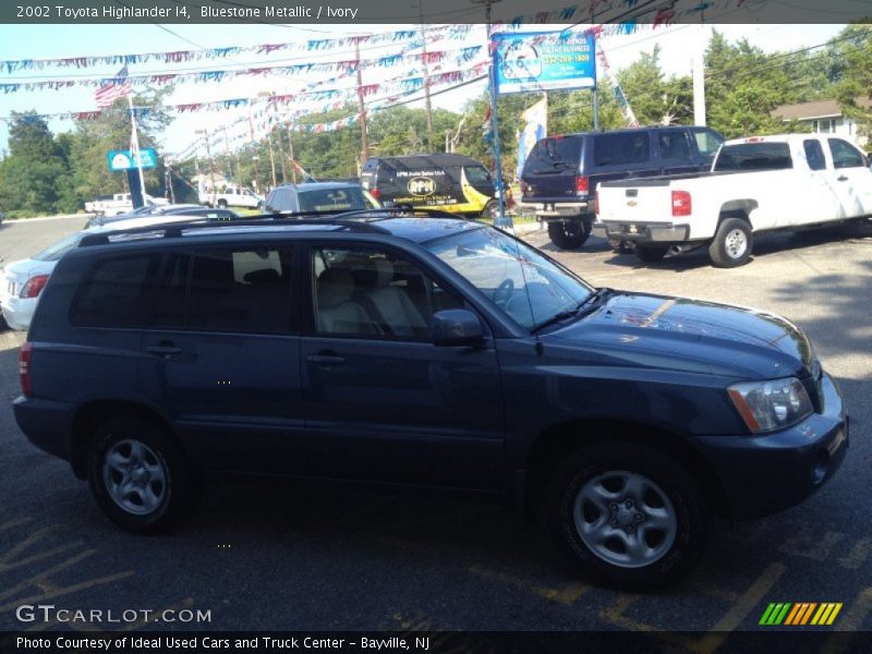 Bluestone Metallic / Ivory 2002 Toyota Highlander I4