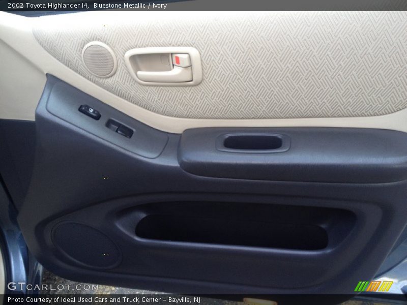 Bluestone Metallic / Ivory 2002 Toyota Highlander I4