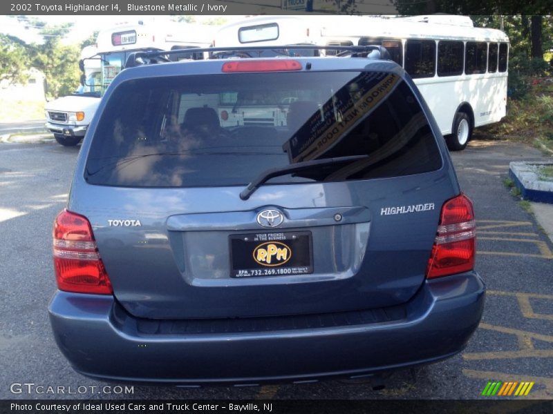 Bluestone Metallic / Ivory 2002 Toyota Highlander I4