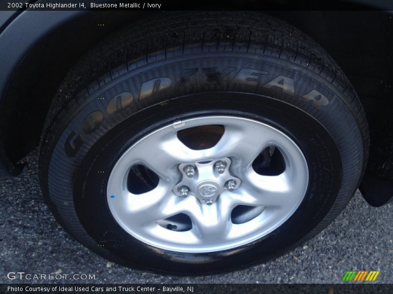 Bluestone Metallic / Ivory 2002 Toyota Highlander I4