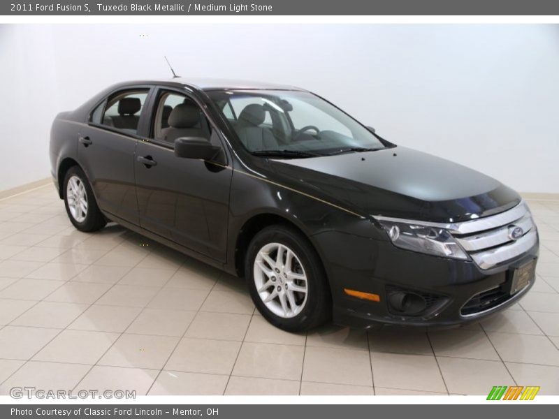 Tuxedo Black Metallic / Medium Light Stone 2011 Ford Fusion S