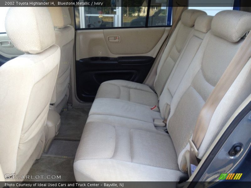 Bluestone Metallic / Ivory 2002 Toyota Highlander I4