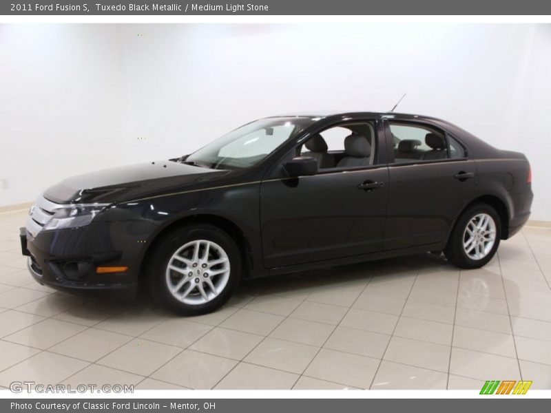 Tuxedo Black Metallic / Medium Light Stone 2011 Ford Fusion S