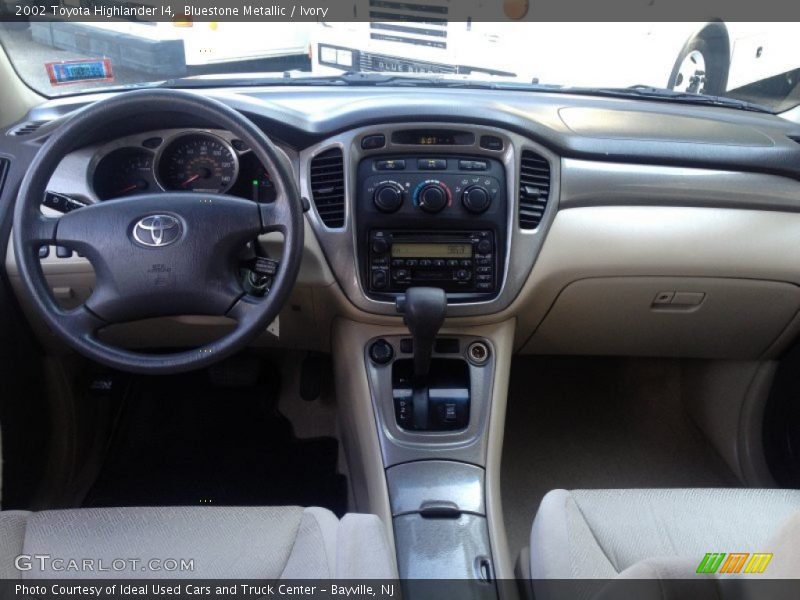 Bluestone Metallic / Ivory 2002 Toyota Highlander I4