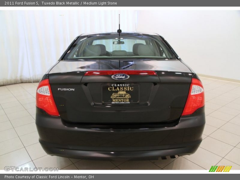Tuxedo Black Metallic / Medium Light Stone 2011 Ford Fusion S