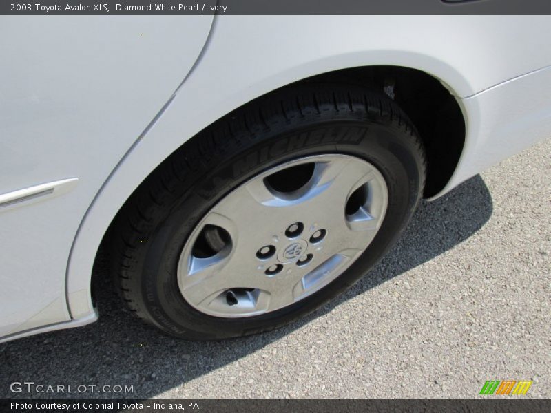 Diamond White Pearl / Ivory 2003 Toyota Avalon XLS