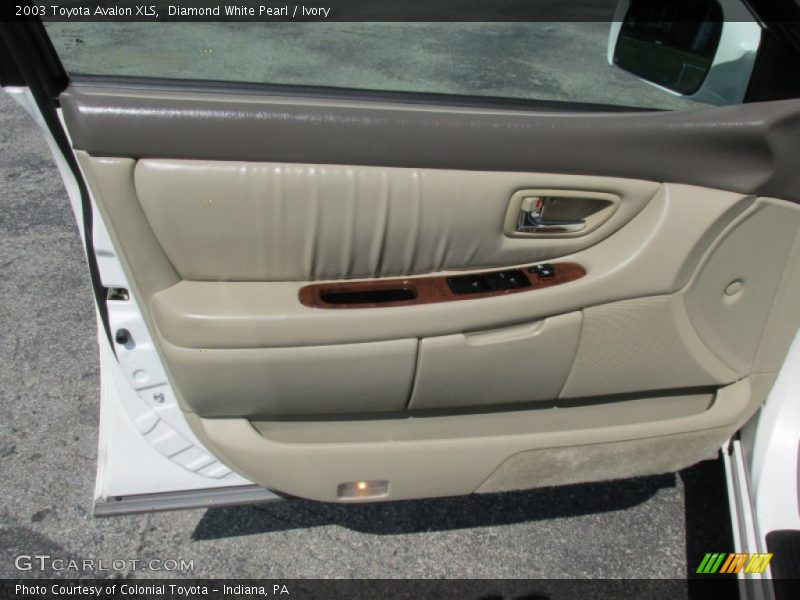 Diamond White Pearl / Ivory 2003 Toyota Avalon XLS