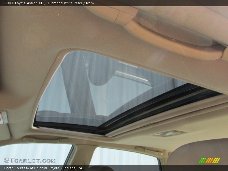 Diamond White Pearl / Ivory 2003 Toyota Avalon XLS