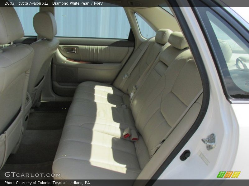 Diamond White Pearl / Ivory 2003 Toyota Avalon XLS