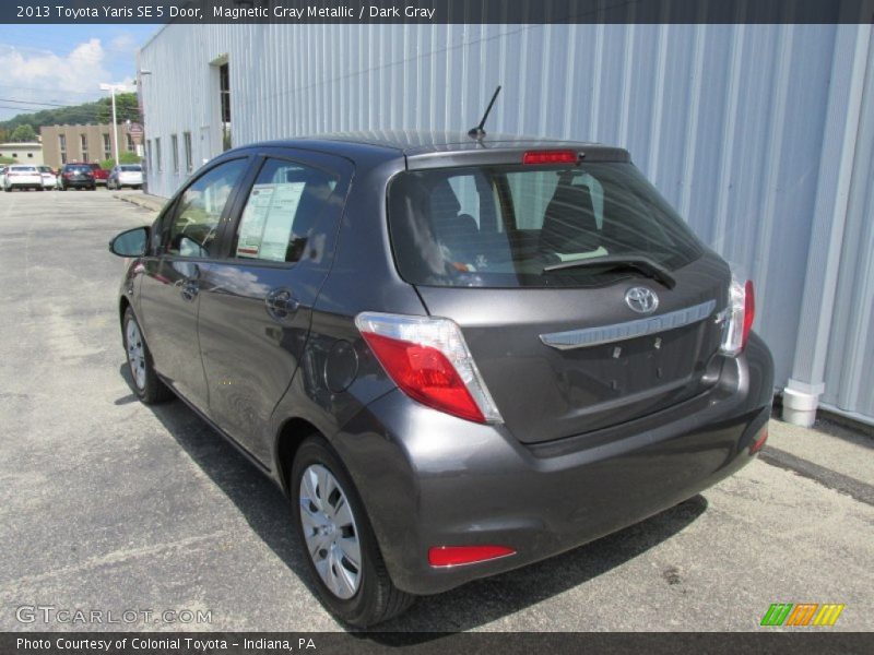 Magnetic Gray Metallic / Dark Gray 2013 Toyota Yaris SE 5 Door