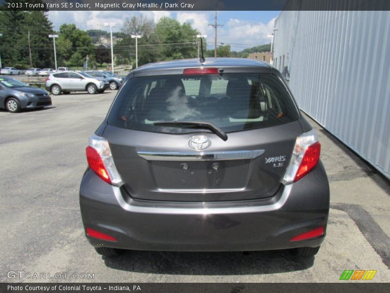 Magnetic Gray Metallic / Dark Gray 2013 Toyota Yaris SE 5 Door