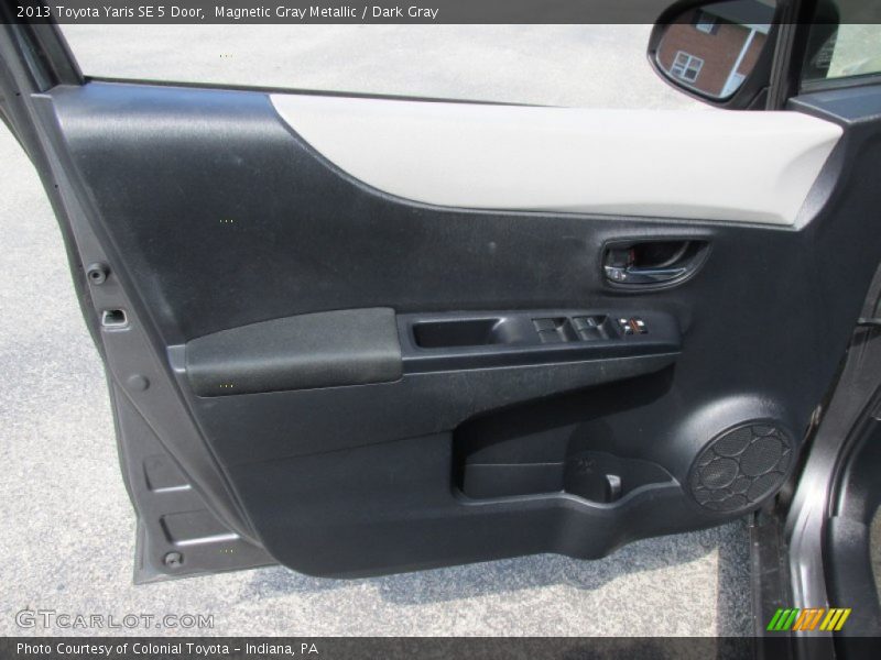 Magnetic Gray Metallic / Dark Gray 2013 Toyota Yaris SE 5 Door