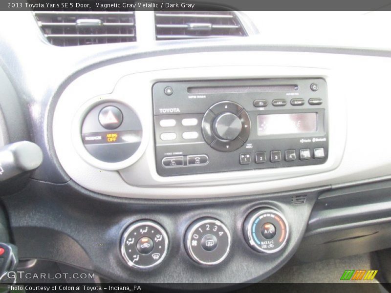 Magnetic Gray Metallic / Dark Gray 2013 Toyota Yaris SE 5 Door