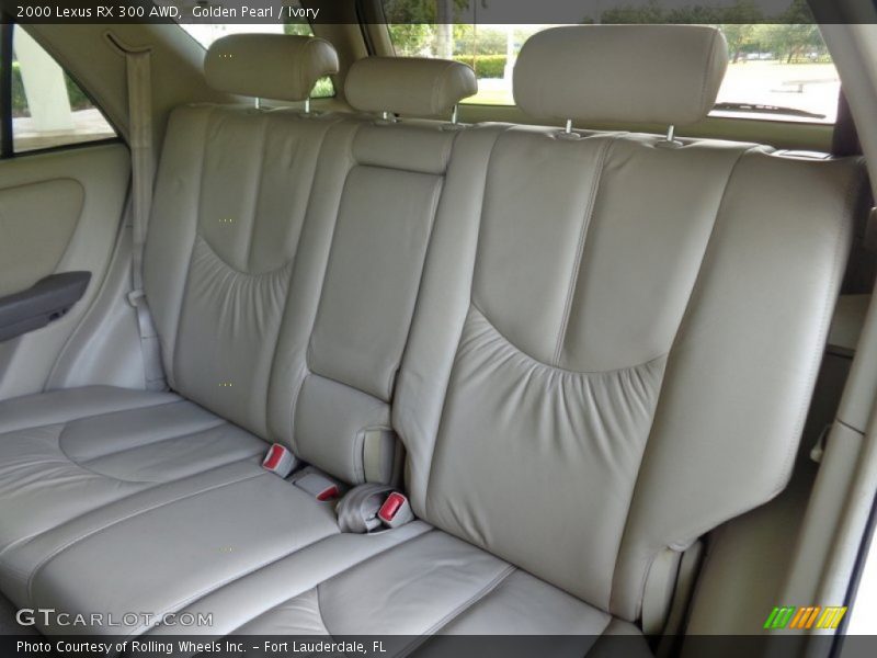 Rear Seat of 2000 RX 300 AWD
