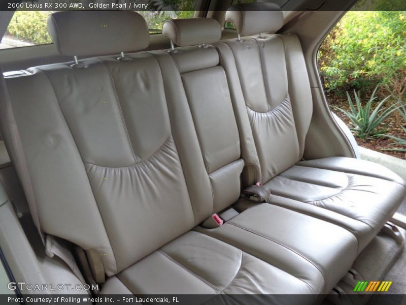 Rear Seat of 2000 RX 300 AWD