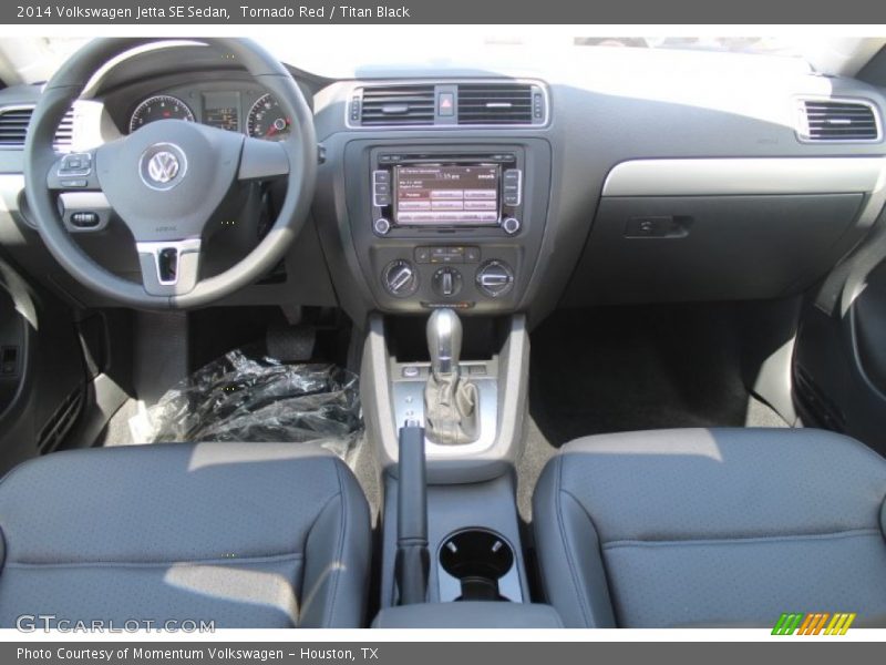 Tornado Red / Titan Black 2014 Volkswagen Jetta SE Sedan