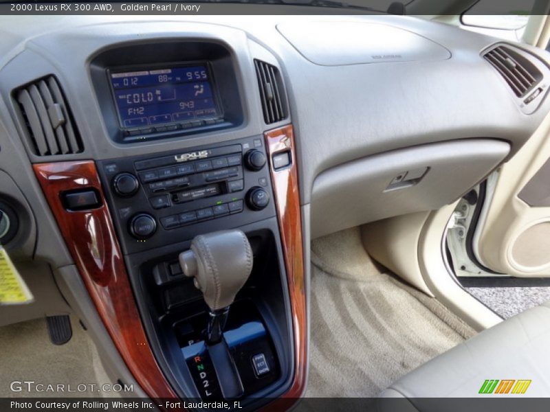 Dashboard of 2000 RX 300 AWD