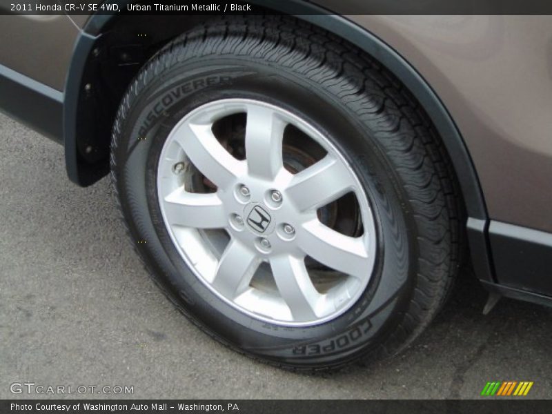 Urban Titanium Metallic / Black 2011 Honda CR-V SE 4WD