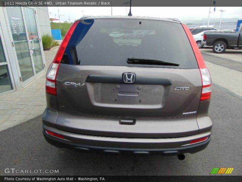 Urban Titanium Metallic / Black 2011 Honda CR-V SE 4WD
