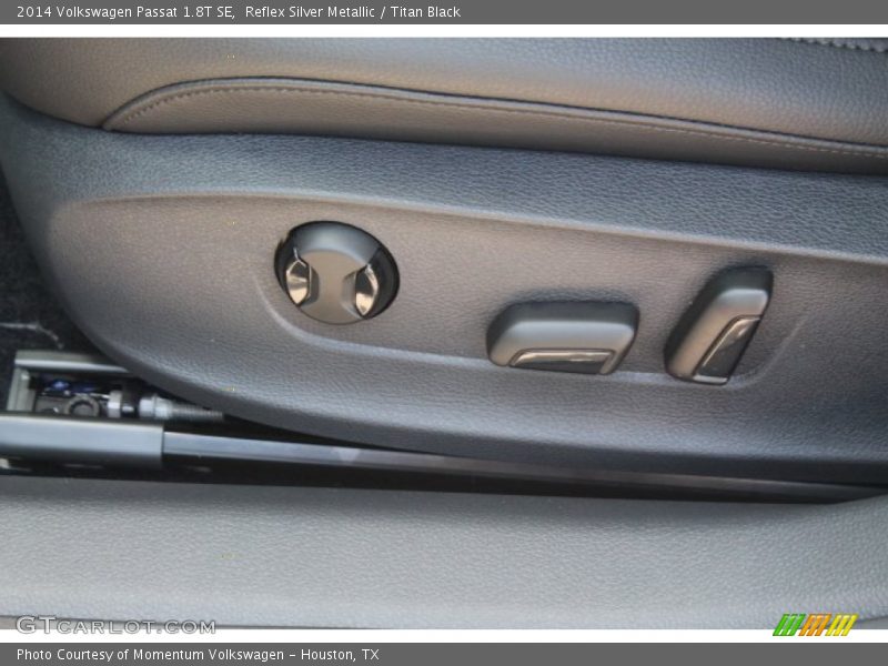 Reflex Silver Metallic / Titan Black 2014 Volkswagen Passat 1.8T SE