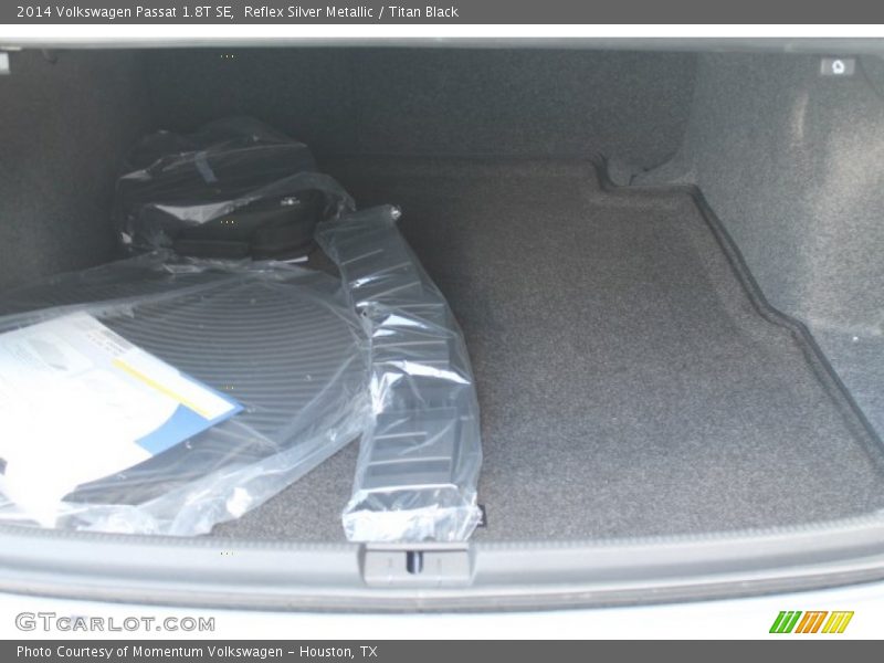 Reflex Silver Metallic / Titan Black 2014 Volkswagen Passat 1.8T SE