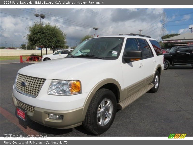Oxford White / Medium Parchment 2005 Ford Expedition Eddie Bauer
