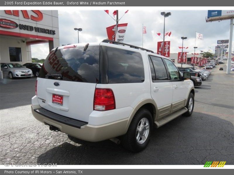 Oxford White / Medium Parchment 2005 Ford Expedition Eddie Bauer