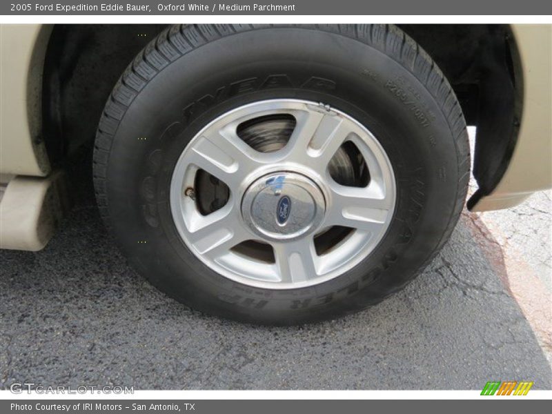 Oxford White / Medium Parchment 2005 Ford Expedition Eddie Bauer