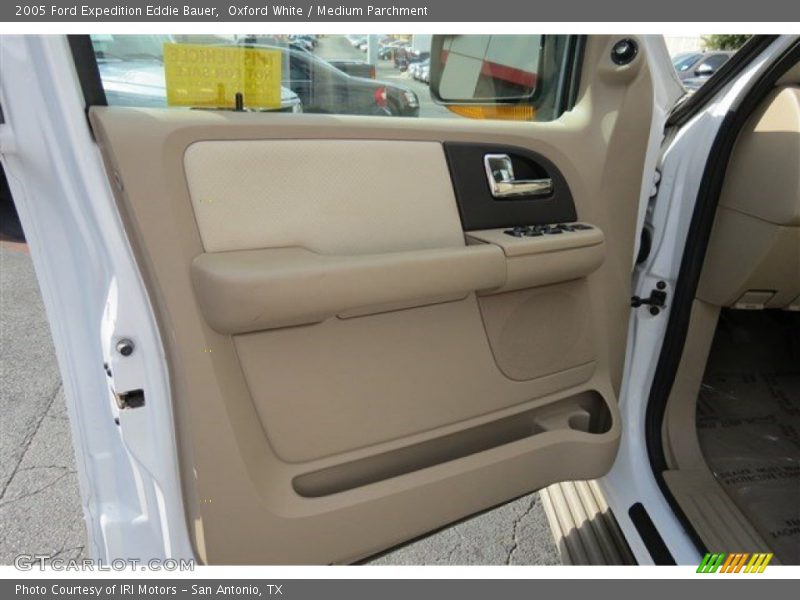 Oxford White / Medium Parchment 2005 Ford Expedition Eddie Bauer