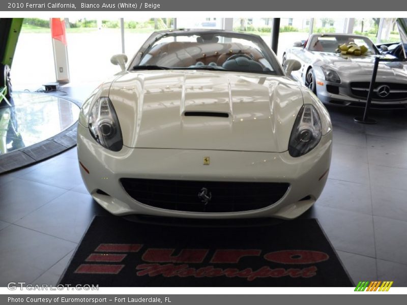 Bianco Avus (White) / Beige 2010 Ferrari California