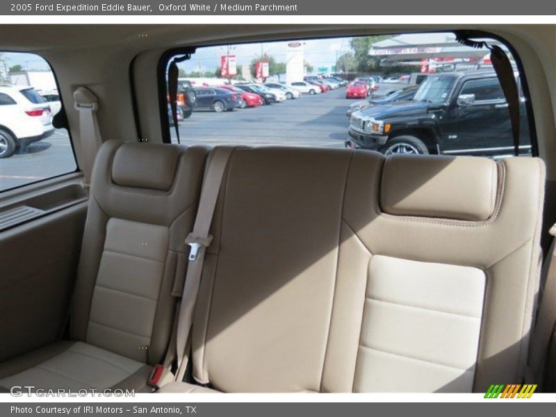 Oxford White / Medium Parchment 2005 Ford Expedition Eddie Bauer