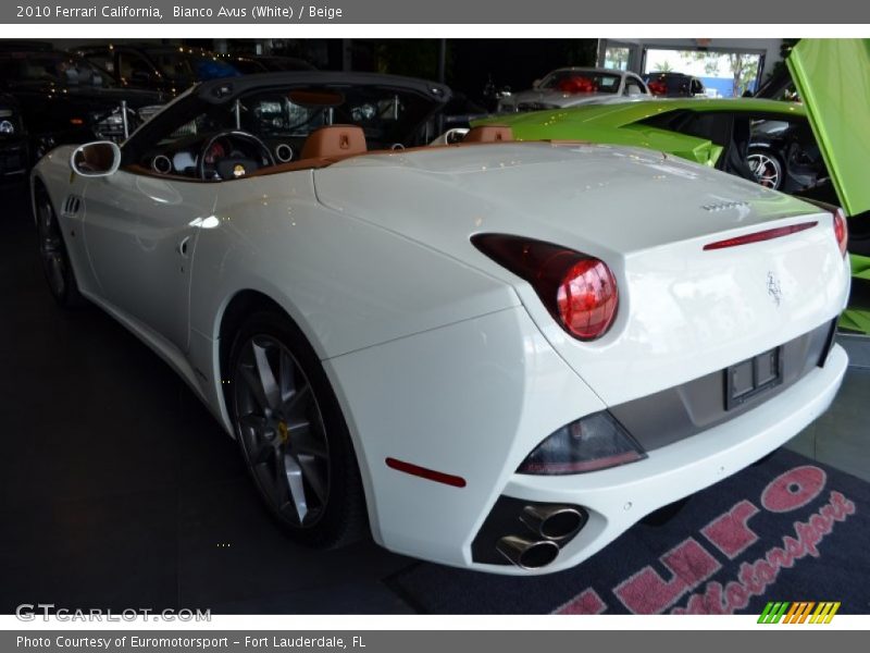 Bianco Avus (White) / Beige 2010 Ferrari California