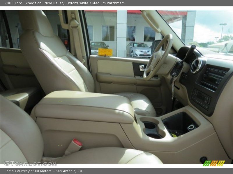 Oxford White / Medium Parchment 2005 Ford Expedition Eddie Bauer