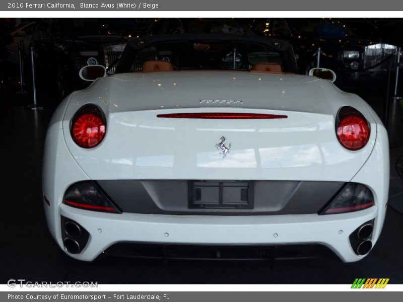 Bianco Avus (White) / Beige 2010 Ferrari California