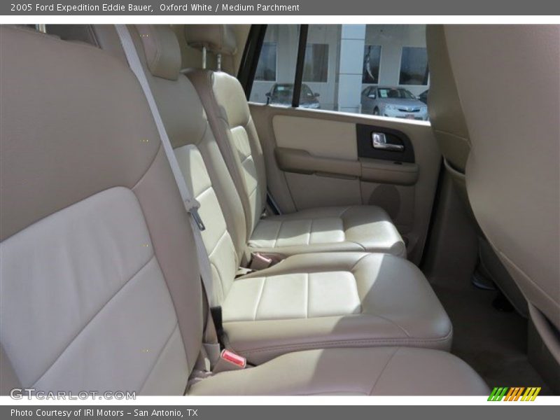 Oxford White / Medium Parchment 2005 Ford Expedition Eddie Bauer