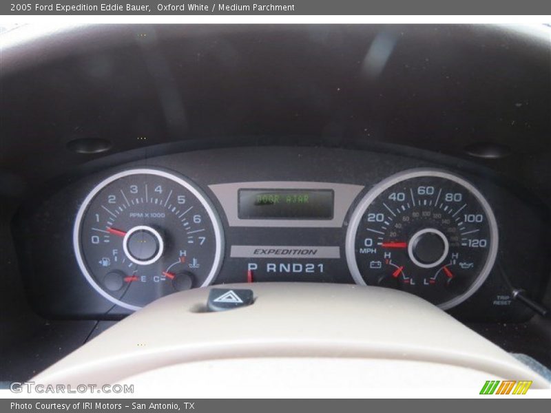 Oxford White / Medium Parchment 2005 Ford Expedition Eddie Bauer